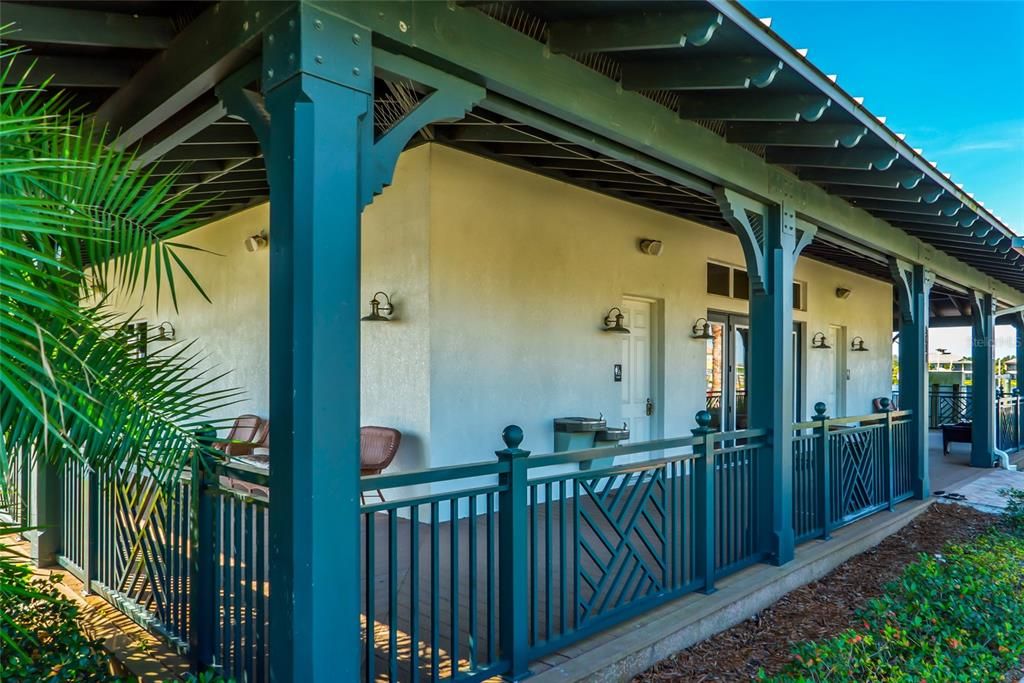 En Venta: $865,000 (3 camas, 3 baños, 2725 Pies cuadrados)