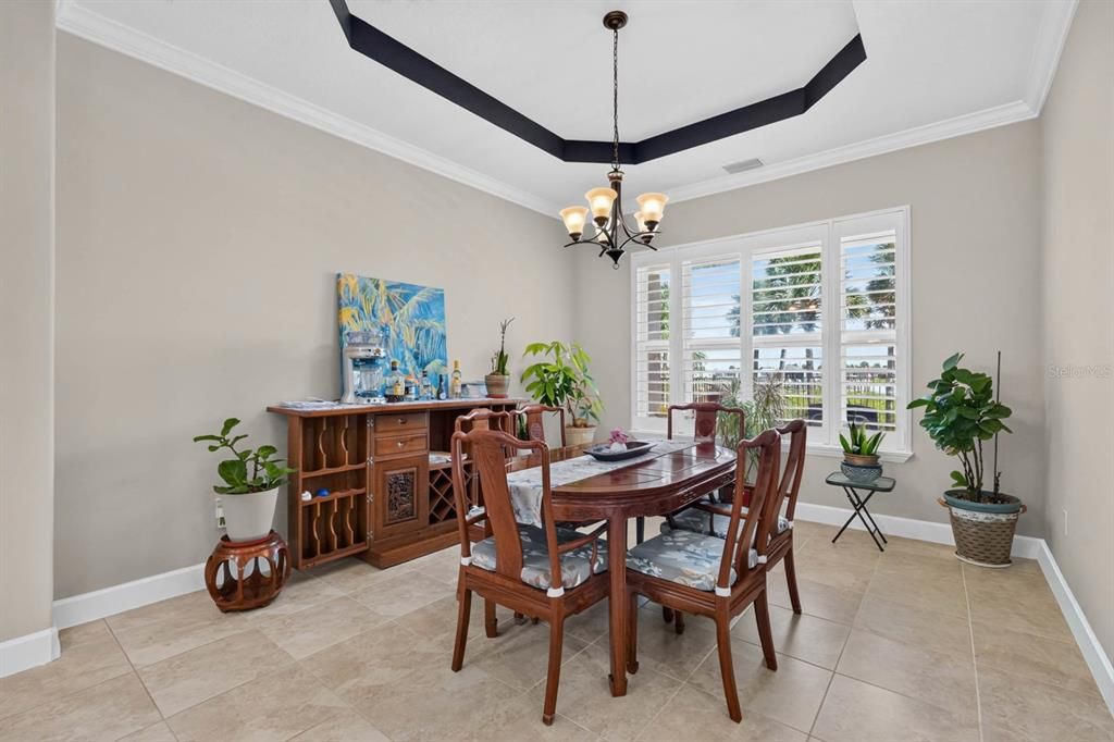 En Venta: $999,000 (3 camas, 3 baños, 2620 Pies cuadrados)