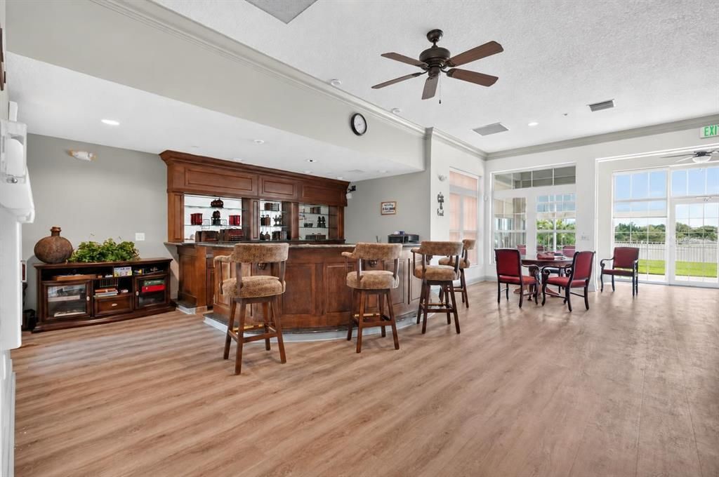 En Venta: $999,000 (3 camas, 3 baños, 2620 Pies cuadrados)