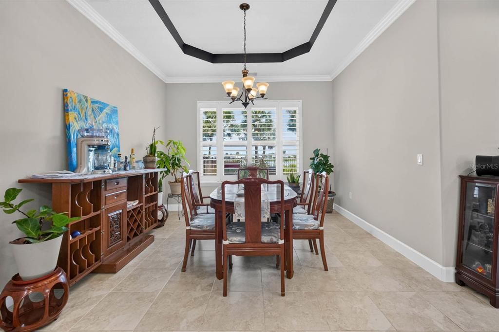 En Venta: $999,000 (3 camas, 3 baños, 2620 Pies cuadrados)