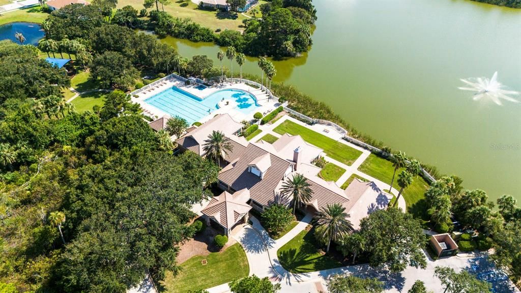 En Venta: $999,000 (3 camas, 3 baños, 2620 Pies cuadrados)