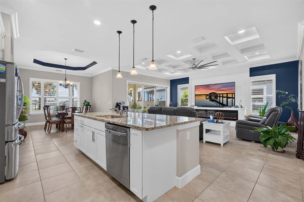 En Venta: $999,000 (3 camas, 3 baños, 2620 Pies cuadrados)