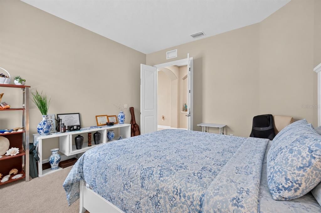 En Venta: $999,000 (3 camas, 3 baños, 2620 Pies cuadrados)