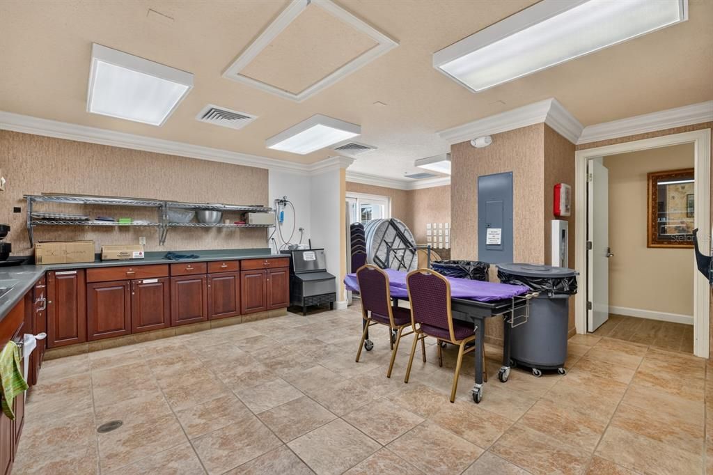 En Venta: $999,000 (3 camas, 3 baños, 2620 Pies cuadrados)