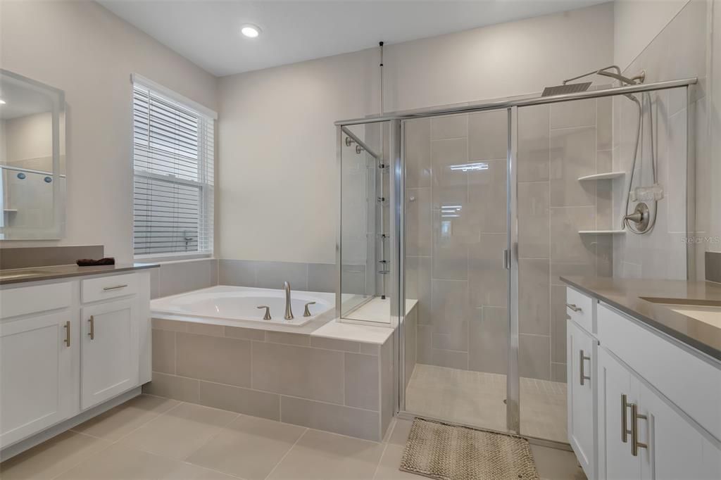 En Venta: $789,000 (4 camas, 3 baños, 2872 Pies cuadrados)