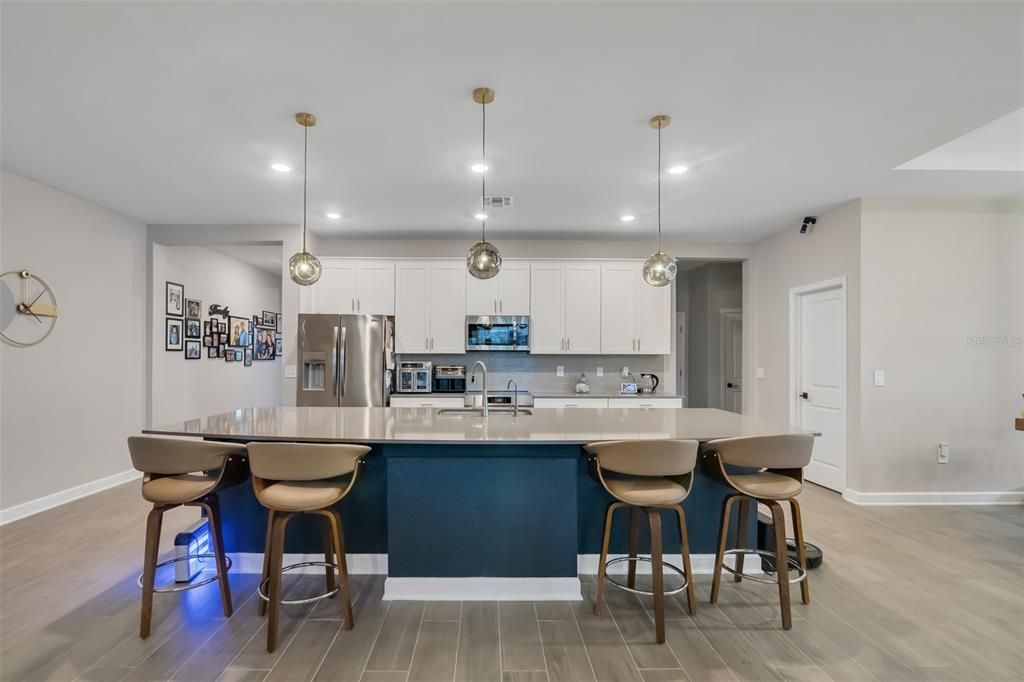 En Venta: $789,000 (4 camas, 3 baños, 2872 Pies cuadrados)