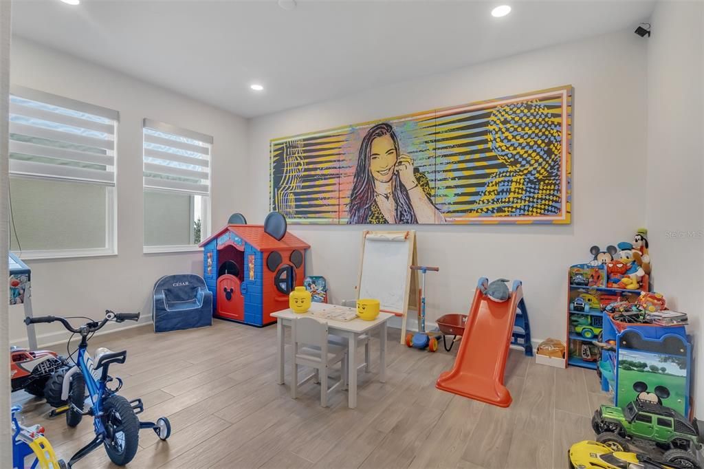 En Venta: $789,000 (4 camas, 3 baños, 2872 Pies cuadrados)