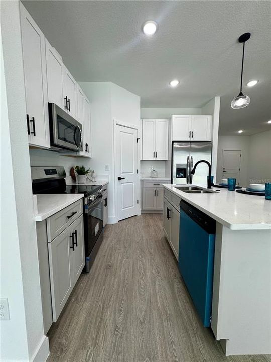 На продажу: $348,000 (4 спален, 3 ванн, 1810 Квадратных фут)