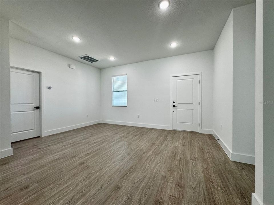 На продажу: $348,000 (4 спален, 3 ванн, 1810 Квадратных фут)