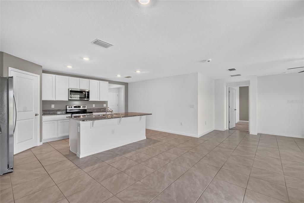 For Sale: $325,000 (4 beds, 2 baths, 1816 Square Feet)