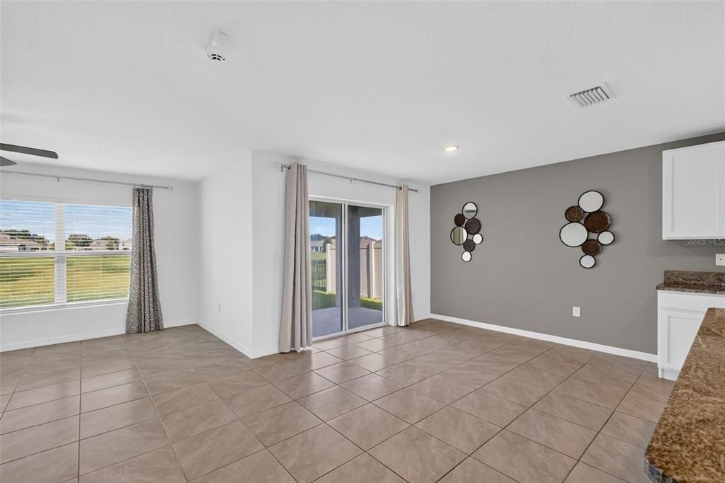 For Sale: $325,000 (4 beds, 2 baths, 1816 Square Feet)