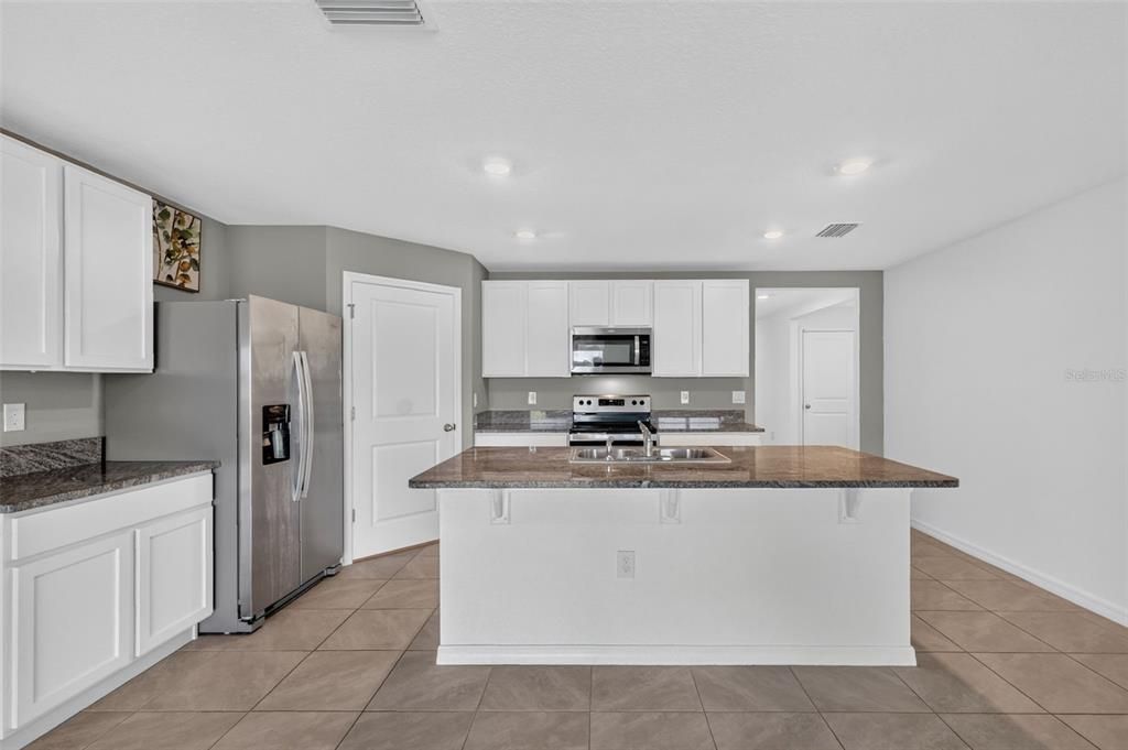 For Sale: $325,000 (4 beds, 2 baths, 1816 Square Feet)