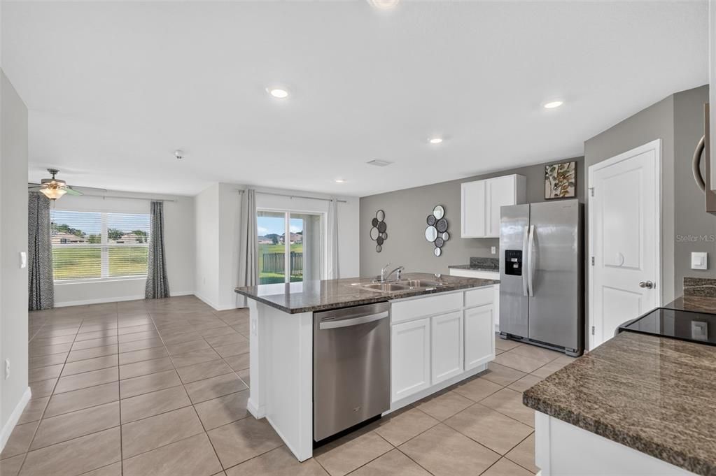 For Sale: $325,000 (4 beds, 2 baths, 1816 Square Feet)