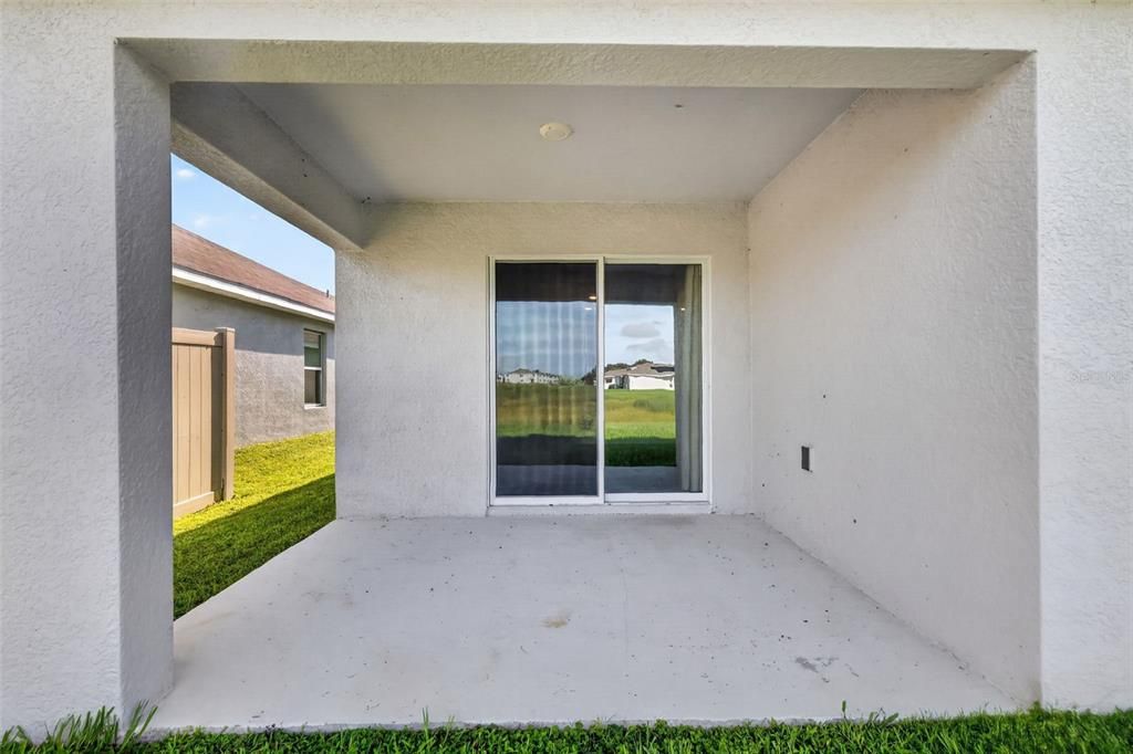 For Sale: $325,000 (4 beds, 2 baths, 1816 Square Feet)