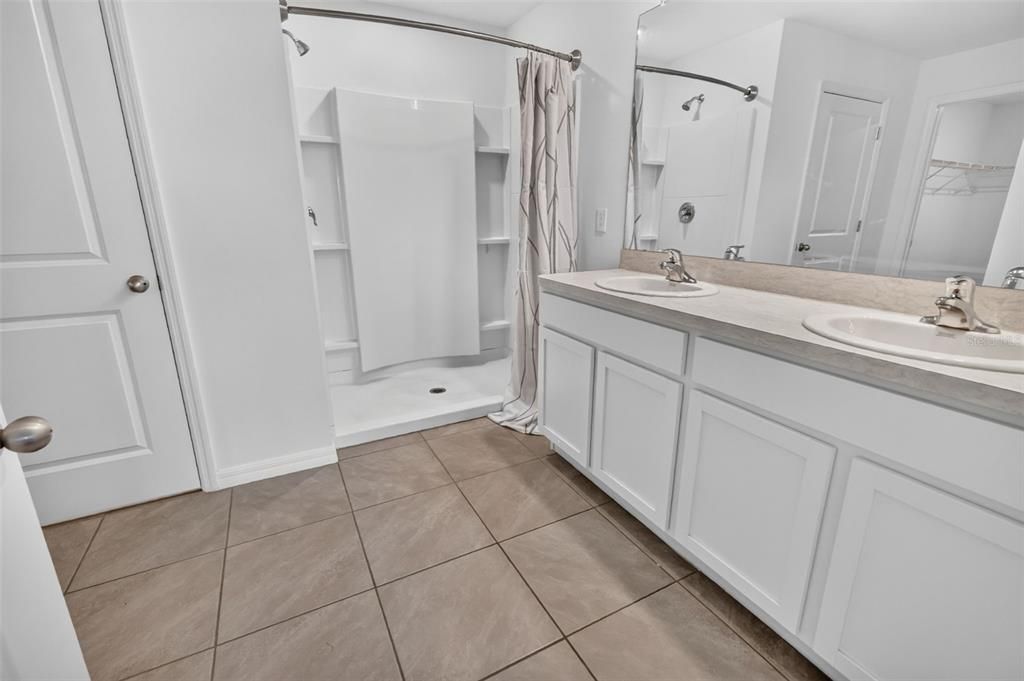 For Sale: $325,000 (4 beds, 2 baths, 1816 Square Feet)