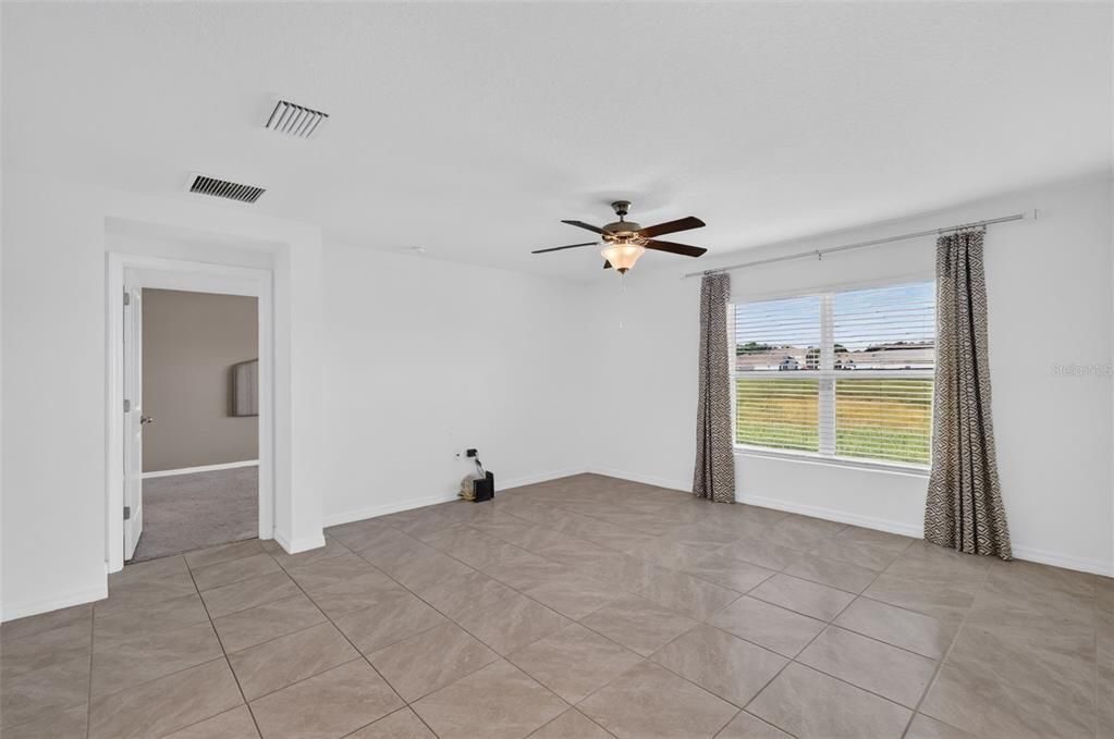 For Sale: $325,000 (4 beds, 2 baths, 1816 Square Feet)