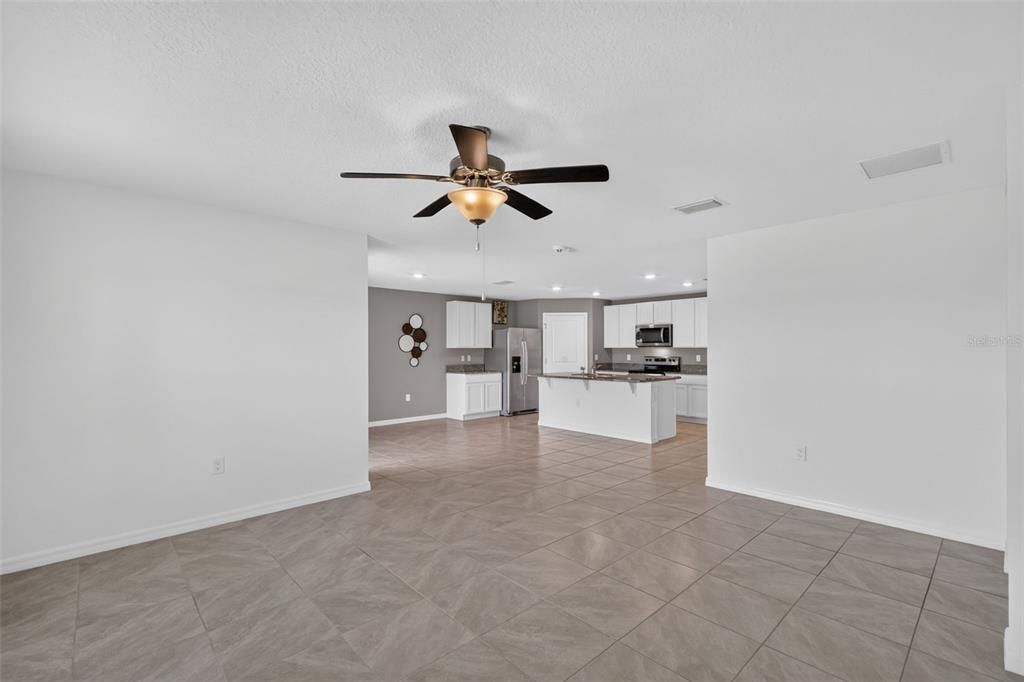 For Sale: $325,000 (4 beds, 2 baths, 1816 Square Feet)