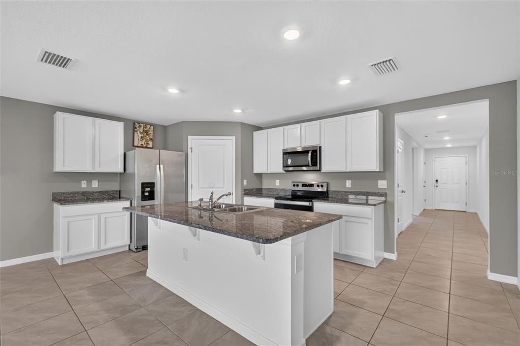 For Sale: $325,000 (4 beds, 2 baths, 1816 Square Feet)