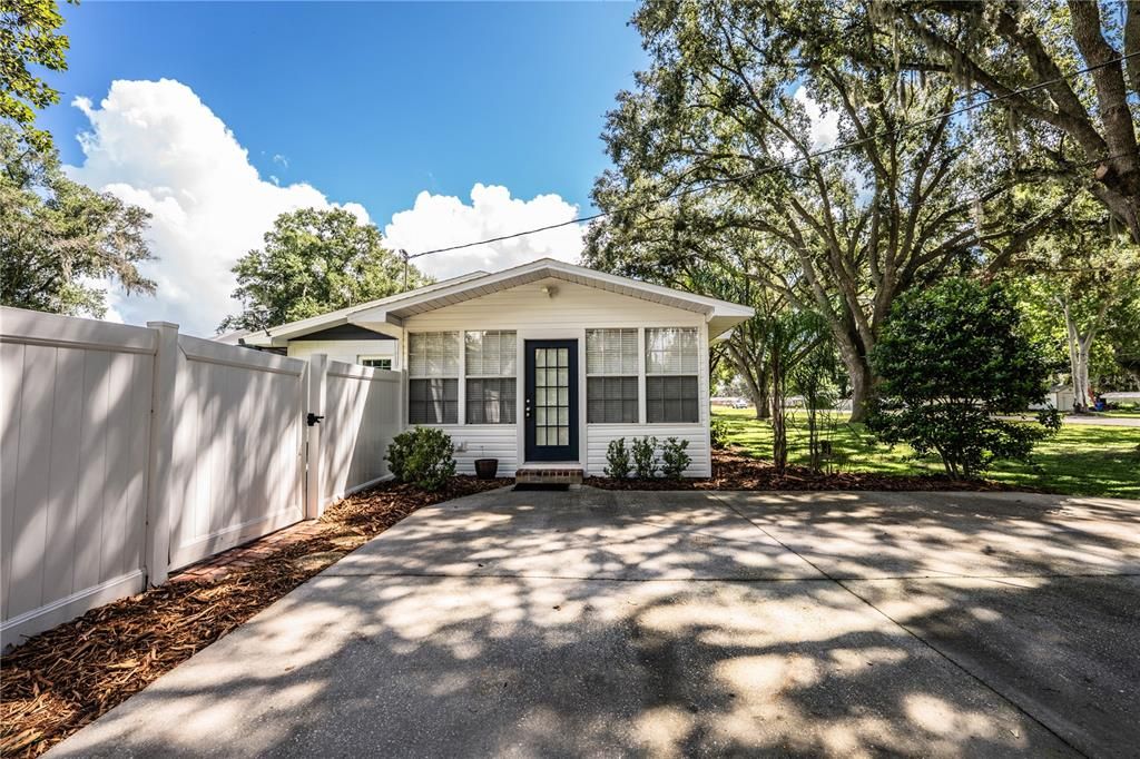 For Sale: $465,000 (4 beds, 2 baths, 2024 Square Feet)