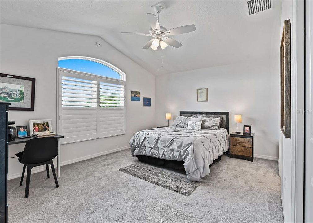 For Sale: $579,000 (3 beds, 3 baths, 1977 Square Feet)