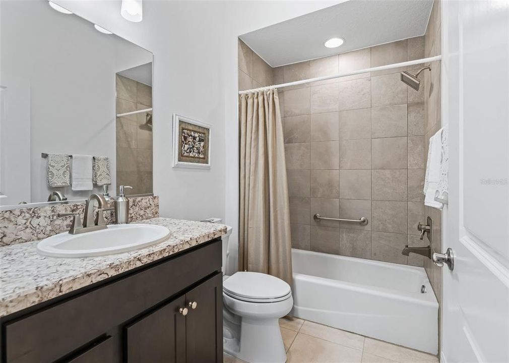 For Sale: $579,000 (3 beds, 3 baths, 1977 Square Feet)