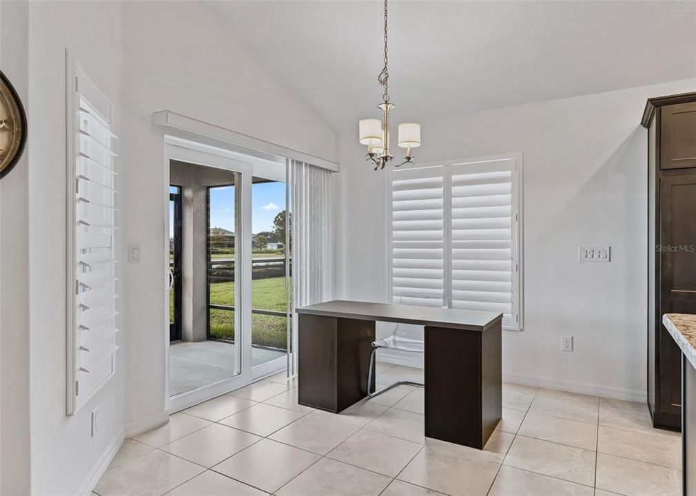 For Sale: $579,000 (3 beds, 3 baths, 1977 Square Feet)