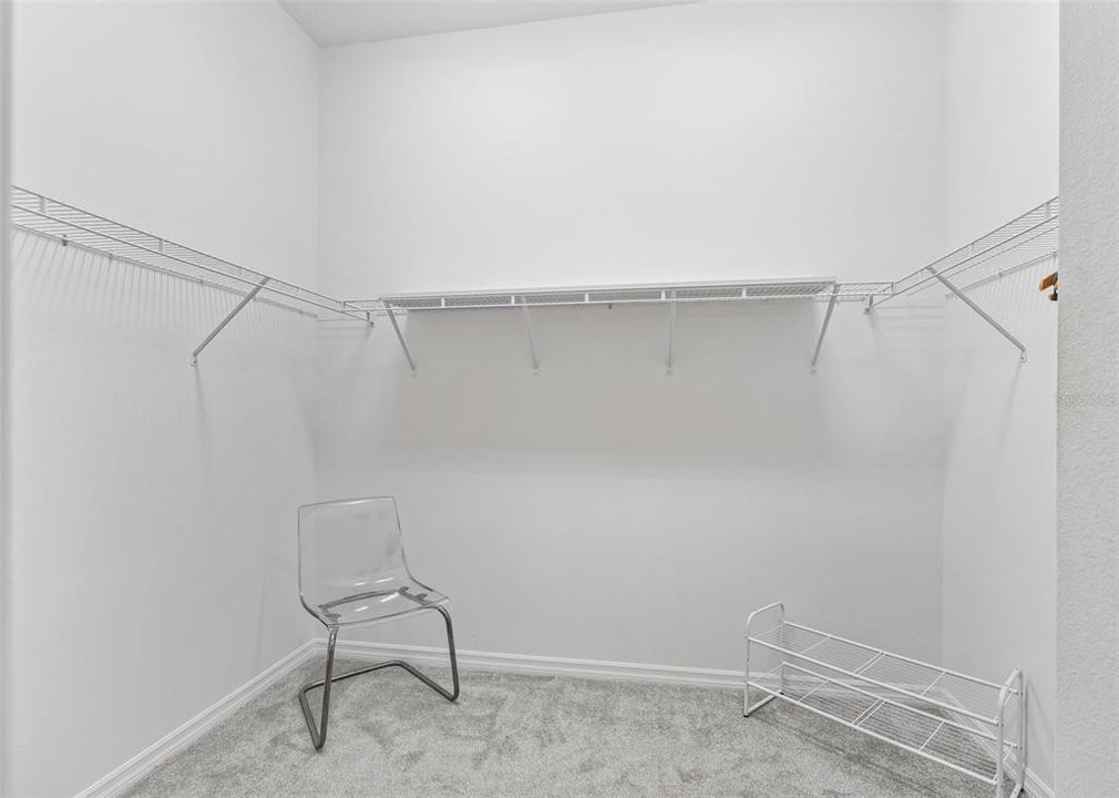 For Sale: $579,000 (3 beds, 3 baths, 1977 Square Feet)