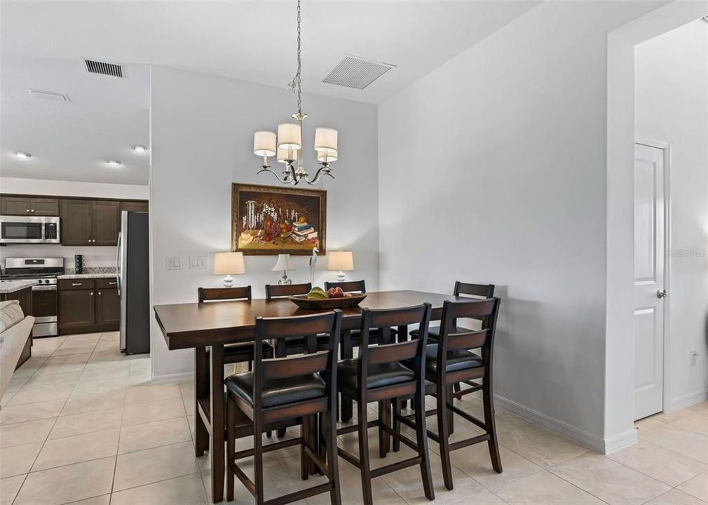 For Sale: $579,000 (3 beds, 3 baths, 1977 Square Feet)