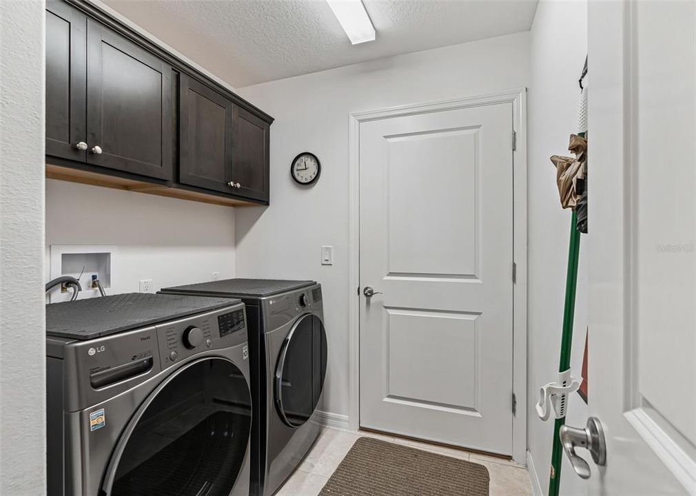 For Sale: $579,000 (3 beds, 3 baths, 1977 Square Feet)