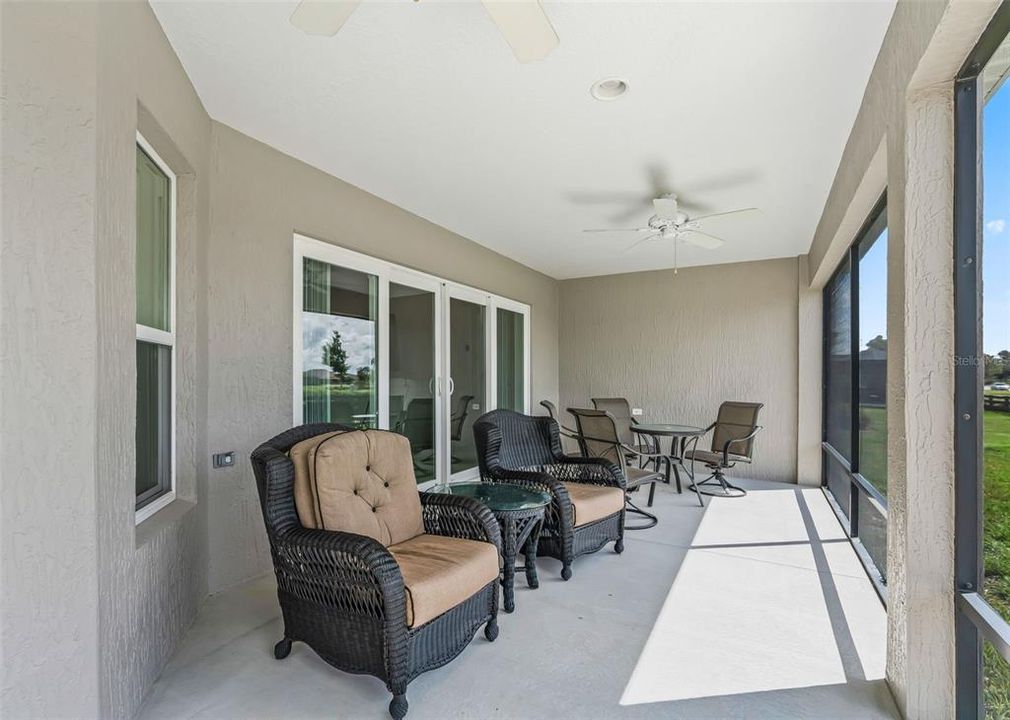 For Sale: $579,000 (3 beds, 3 baths, 1977 Square Feet)