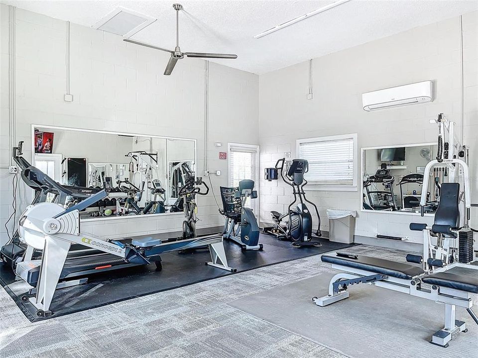 For Sale: $350,000 (2 beds, 2 baths, 1065 Square Feet)