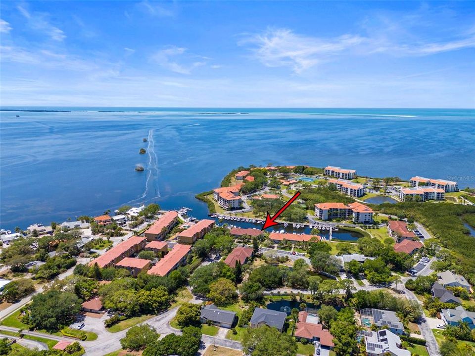 For Sale: $350,000 (2 beds, 2 baths, 1065 Square Feet)