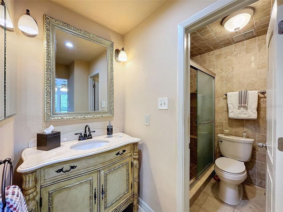 For Sale: $350,000 (2 beds, 2 baths, 1065 Square Feet)