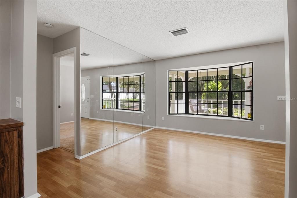 For Sale: $499,900 (3 beds, 2 baths, 2066 Square Feet)