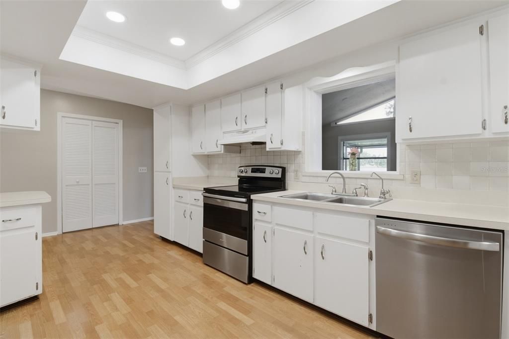 For Sale: $499,900 (3 beds, 2 baths, 2066 Square Feet)