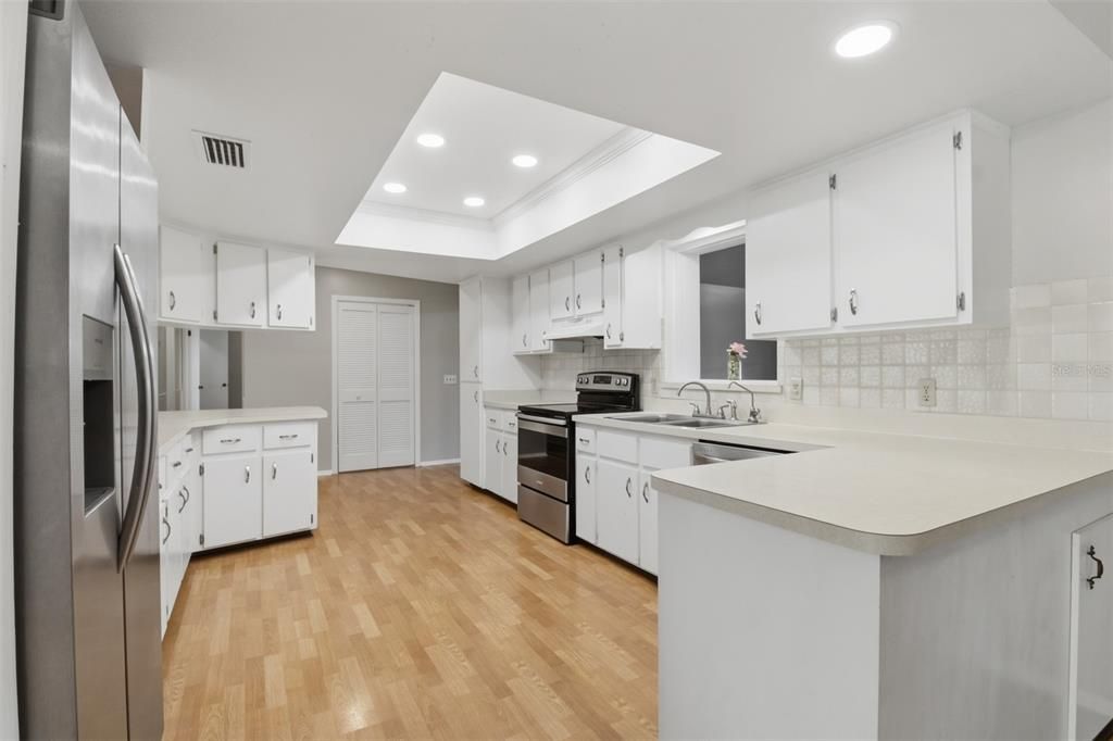 For Sale: $499,900 (3 beds, 2 baths, 2066 Square Feet)