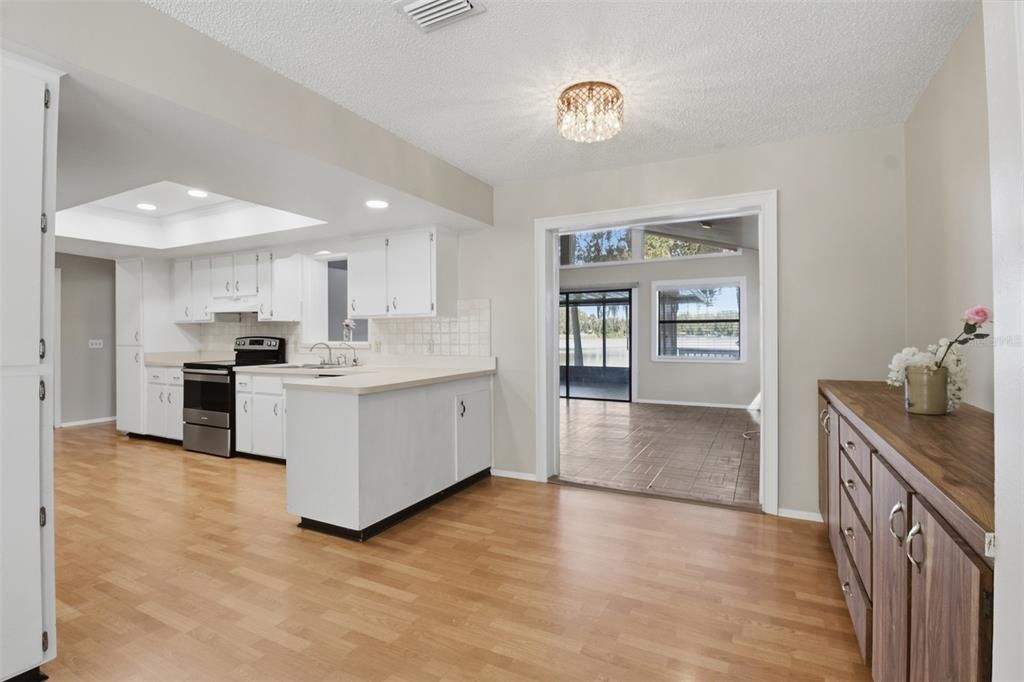 For Sale: $499,900 (3 beds, 2 baths, 2066 Square Feet)