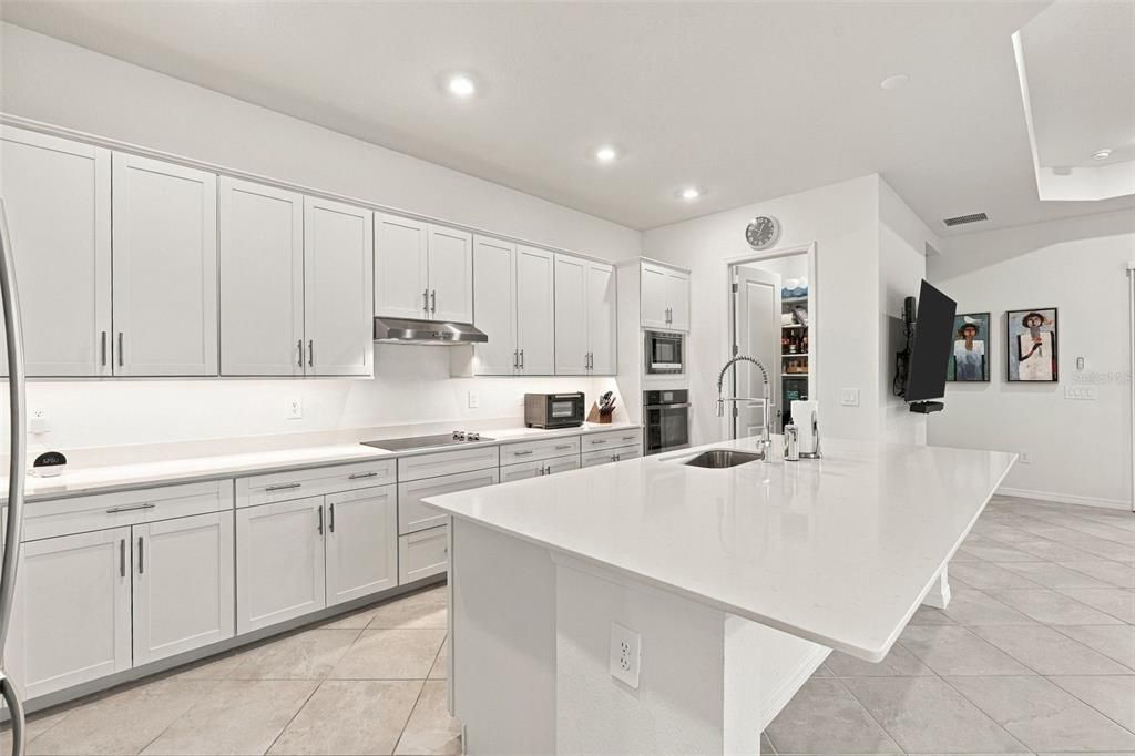 For Sale: $714,900 (4 beds, 3 baths, 2252 Square Feet)