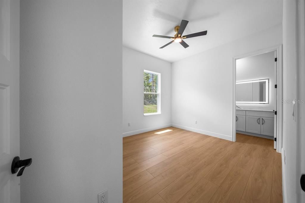 En Venta: $485,000 (4 camas, 3 baños, 2011 Pies cuadrados)
