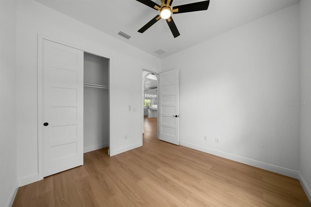 En Venta: $485,000 (4 camas, 3 baños, 2011 Pies cuadrados)