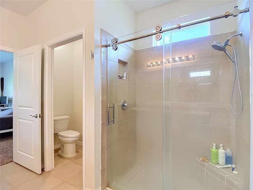 На продажу: $375,000 (2 спален, 2 ванн, 1822 Квадратных фут)