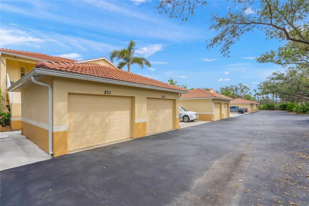 For Sale: $279,900 (3 beds, 2 baths, 1383 Square Feet)