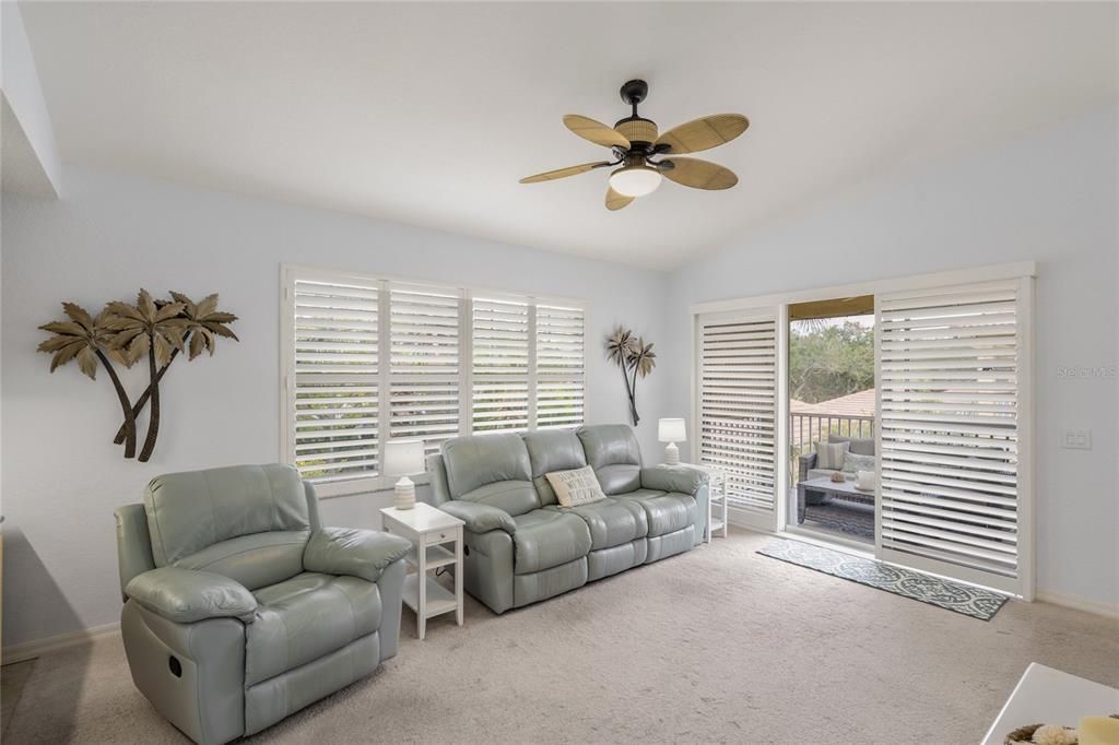 For Sale: $279,900 (3 beds, 2 baths, 1383 Square Feet)