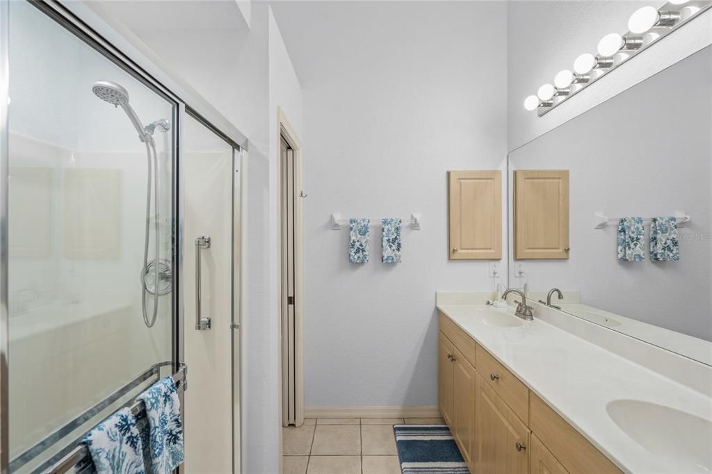For Sale: $279,900 (3 beds, 2 baths, 1383 Square Feet)