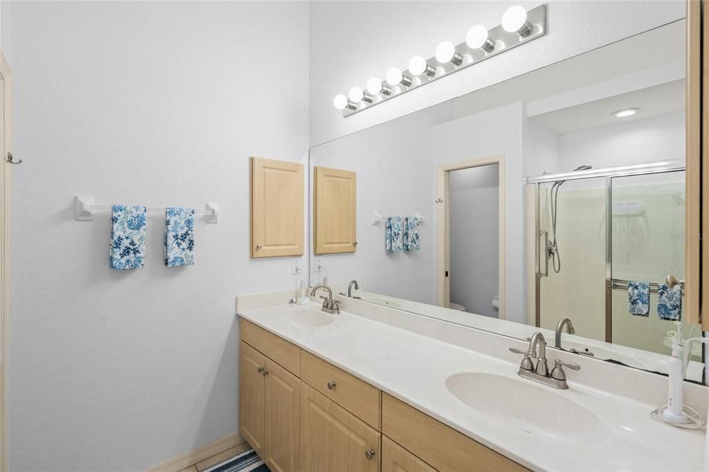 For Sale: $279,900 (3 beds, 2 baths, 1383 Square Feet)