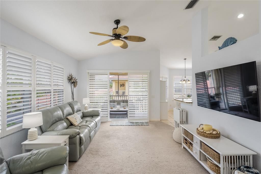 For Sale: $279,900 (3 beds, 2 baths, 1383 Square Feet)