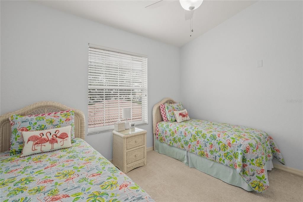 For Sale: $279,900 (3 beds, 2 baths, 1383 Square Feet)