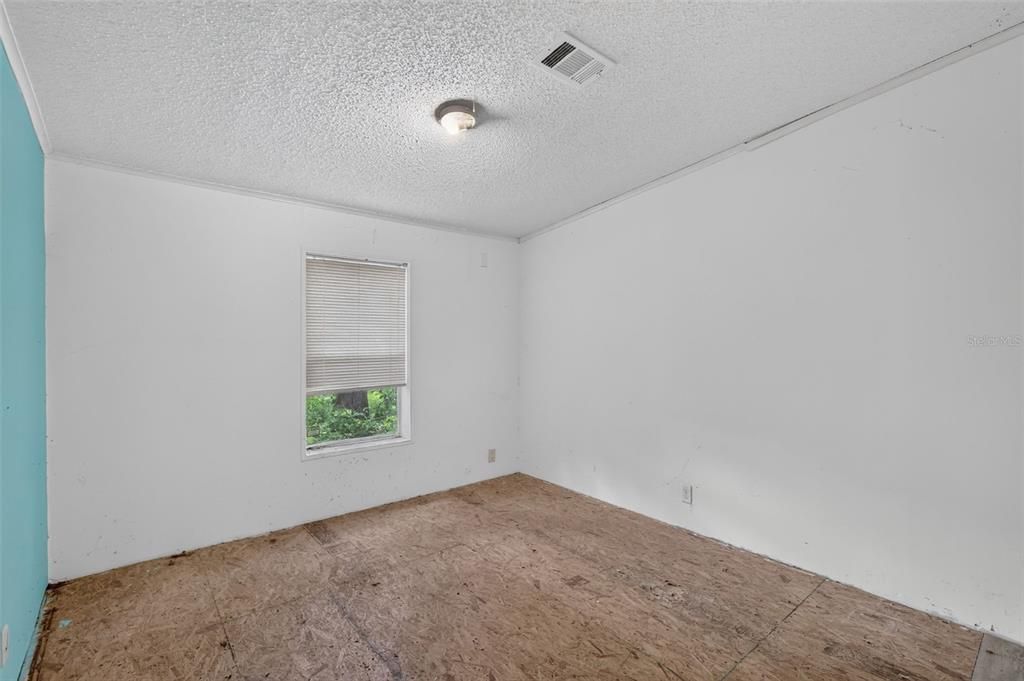 For Sale: $215,000 (3 beds, 2 baths, 1620 Square Feet)