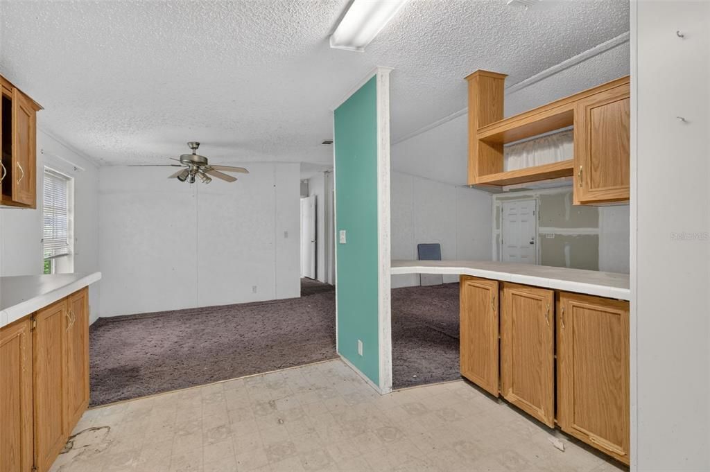 For Sale: $215,000 (3 beds, 2 baths, 1620 Square Feet)