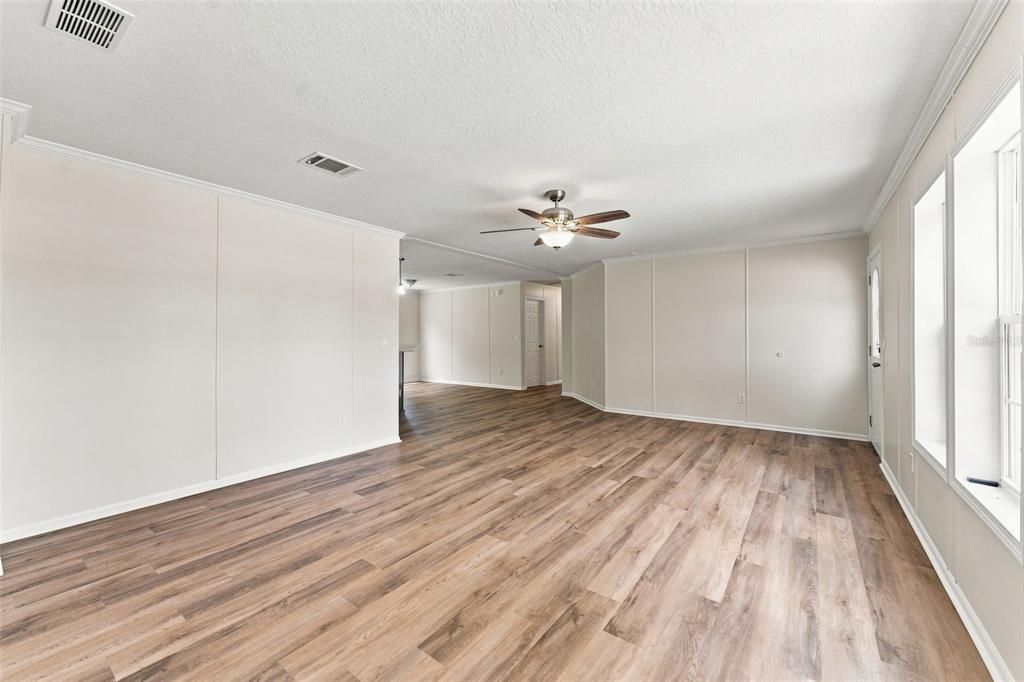 For Sale: $305,000 (3 beds, 2 baths, 2108 Square Feet)